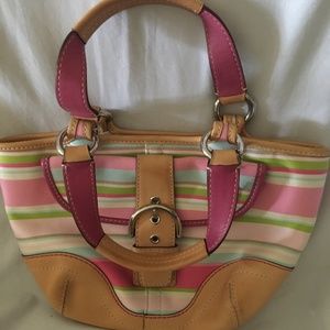 Pre own Coach Small bag vintage good condition
